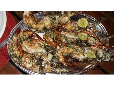 langoustes-cuisinées-par-la- cuisinière-de-la-villa-les-cocotiers-nosybe-fishing-madagascar